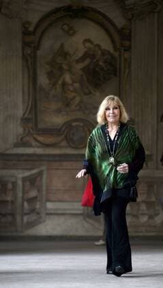 U.S. film actress with Czech roots Kim Novak who is a guest of the International Film Festival Febiofest launched exhibition of her paintings at the Winter refectory in Strahov Monastery in Prague, Czech republic, March 20, 2015. (CTKxPhoto MichalxKamaryt) CTKPhotoP201503200768601  kmt 3