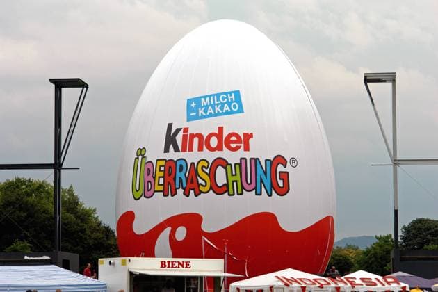 Riesiges Kinder Überraschungsei, Ferrero-Werbung Copyright: JOKER HartwigxLohmeyer JOKER060902064252