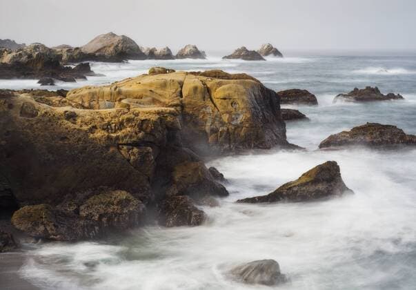 Felsküste bei Point Lobos State Natural Reserve, Carmel by the Sea, Kalifornien, USA