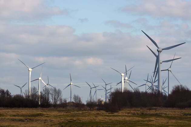 Windkraftanlage im Vorland  1086900121