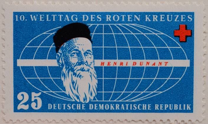 Henry Dunant, Portrait auf einer Briefmarke zum 10. Welttag der Roten Kreuzes, DDR, 1956 Copyright: imageBROKER AlfxJönsson ibljon04087703.jpg