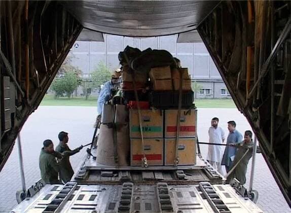 (150426) -- RAWALPINDI, April 26, 2015 -- Photo captured from a video released by Pakistan s Inter Services Public Relations () on April 26, 2015 shows Pakistani soldiers loading relief supplies for Nepal earthquake victims at the Chaklala military airbase in Rawalpindi, Pakistan. Pakistan on Sunday sent two military transport planes with relief goods, search and rescue teams and a mobile hospital to earthquake-hit Nepal, officials said. ) PAKISTAN-RAWALPINDI-NEPAL-EARTHQUAKE-AID ISPR 