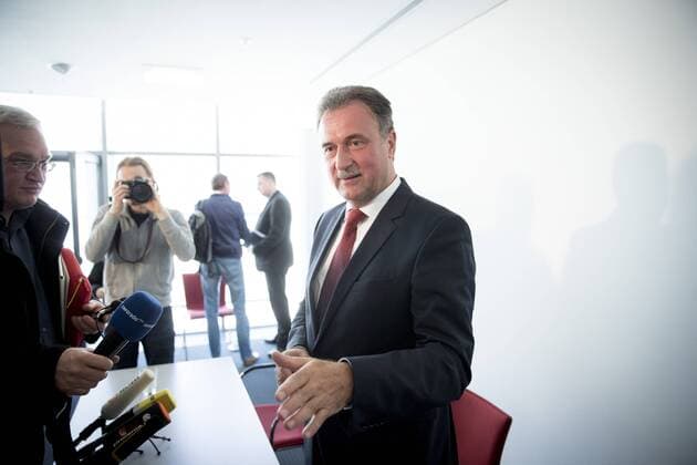 Claus Weselsky, Bundesvorsitzender der Gewerkschaft Deutscher Lokomotivführer (GDL) gibt am Montag (04.05.15) in Berlin eine Pressekonferenz. Die GDL plant einen einwöchigen Streik.