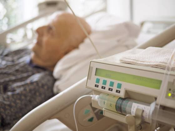 Senior man at palliative care unit model released Symbolfoto  LAF001393