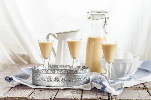Homemade egg liqueur  SBDF001767