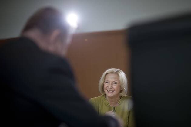 Johanna Wanka, Kabinettssitzung DEU, Deutschland, Germany, Berlin, 20.05.2015 Prof. Dr. Johanna Wanka, Bundesministerin fuer Bildung und Forschung, CDU, vor der Kabinettssitzung im Berliner Kanzleramt. Johanna Wanka, Federal Minister of Education, CDU, during a cabinet meeting at the chancellor office in Berlin