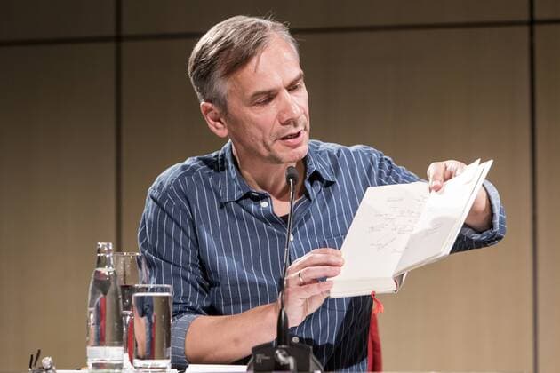 Lutz Seiler, deutscher Schriftstelle, in der Akademie der Künste Berlin, Buchvorstellung:Kruso. Roman, Suhrkamp Verlag, Berlin 2014 -