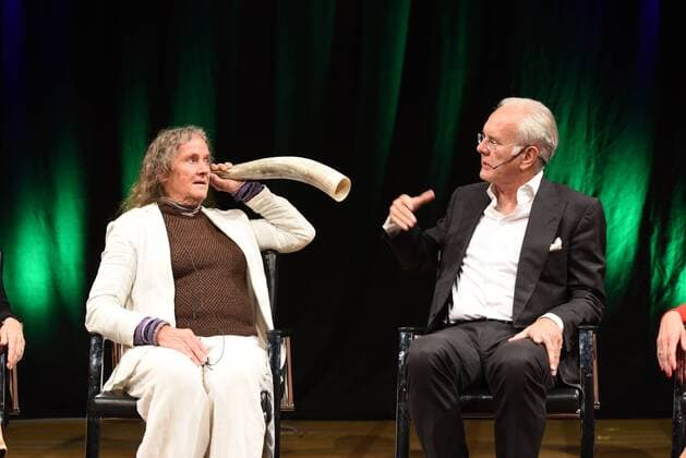 Die Künstlerin Mary Bauermeister und der Entertainer Harald Schmidt lesen am 27.05.2015 in Köln der 3. phil.COLOGNE, das internationale Festival der Philosophie.