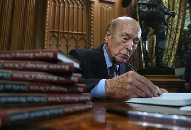 MOSCOW, RUSSIA. MAY 29, 2015. Former French President Valery Giscard d Estaing presents his book titled La victoire de la grande armee (Victory of the Grand Army) at the Russian Foreign Ministry Guest House. Valery Sharifulin TASS  TS004ADD