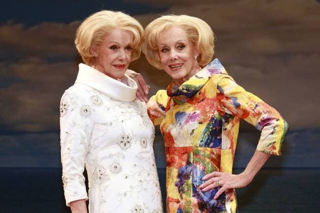 Alice und Ellen Kessler beim Fototermin zum Musical Ich war noch niemals in New York . Die Zwillinge teilen sich im Jürgens-Musical die Rolle der Maria Wartberg. Berlin, 31.05.2015 Foto:xH.xDehlerx xFuturexImage