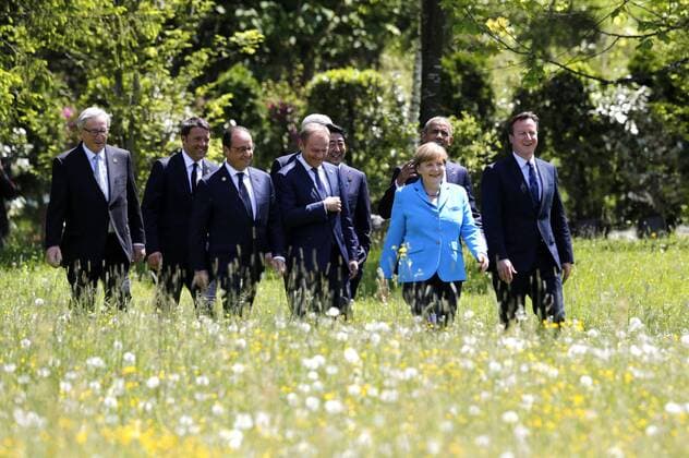 EU-Präsident Jean-Claude Juncker, Italiens Ministerpräsident Matteo Renzi, Frankreichs Staatspräsident Francois Hollande, Japans Premierminister Shinzo Abe, Präsident des Europäischen Rates Donald Tusk, Kanadas Premierminister Stephen Harper, US Präsident Barack Obama, Deutschlands Bundeskanzlerin Angela Merkel und Großbritanniens Premierminister David Cameron beim 41. G7 Gipfel auf Schloss Elmau. Klais, 07.06.2015 Foto:xD.xBedrosianx xFuturexImage