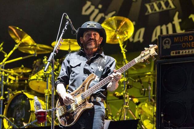 Der Sänger und Bassist der Band Motörhead - Lemmy Kilmister - steht am 07. Juni 2015 während dem Musikfestival Rock am Ring in Mendig auf der Bühne. Festival - Motörhead bei Rock am Ring 2015