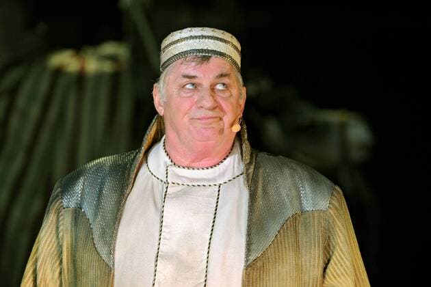 65. Bad Hersfelder Festspiele. Schauspieler Heinz Hoenig während der Fotoprobe zu Dieter Wedels KOMÖDIE DER IRRUNGEN am 03.06.2015 in der Stiftsruine Bad Hersfeld.