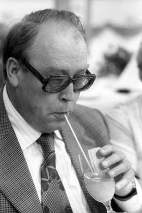 München 1976, Rosentaufe bei Dehner, Bundesminister für Ernährung, Landwirtschaft und Forsten Josef Ertl (FDP)