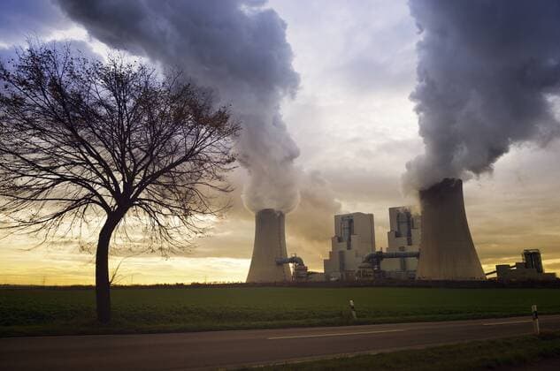 IMAGO Nature: Unsere Erde, Energiequellen, Kohlekraftwerke IMAGO Nature: Unsere Erde, Umweltverträgliche Herausforderungen, Kohlendioxid Germany, Grevenbroich, view to brown coal power station at morning twilight  GUFF000119
