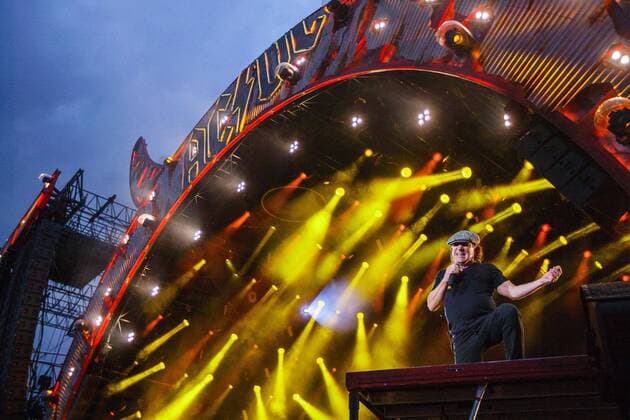 Der Musiker und Sänger der australischen Band ACDC - Brian Johnson - steht am 19 Juni 2015 auf den Jahnwiesen in Köln auf der Bühne. Konzert - AC DC in Köln