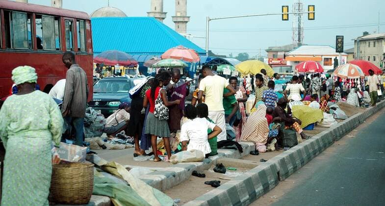 (150715) -- LAGOS, July 15, 2015 -- Nigeria s residents are seen shopping ahead of Eid Al-Fitr festival in Lagos, southwest Nigeria, July 15, 2015. The Nigeria s federal government has declared July 17 and July 20 as public holidays to mark the Id-El-Fitr celebration. ) NIGERIA-LAGOS-EID AL-FITR-PREPARATIONS Dare 
