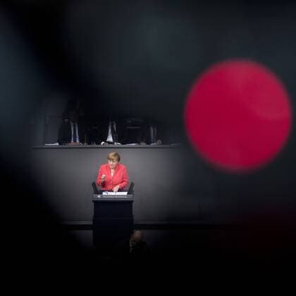 Angela Merkel, Deutscher Bundestag DEU, Deutschland, Germany, Berlin, 17.07.2015 Rede von Bundeskanzlerin Angela Merkel CDU im Plenarsaal Deutscher Bundestag, anlaesslich der Sondersitzung, Debatte und Regierungserklaerung zum dritten EU Finanzpaket und Hilfspaket fuer Griechenland im Rahmen der griechischen Finanzkrise in Berlin. Speach of German Chancellor Angela Merkel during debates prior to a vote over the third EU financial aid package to Greece at a session of the German parliament Deutscher Bundestag in Berlin, Germany. The Bundestag is among several European parliaments that must vote on whether to allow negotations over the aid package that will help Greece to avert state bankruptcy and shore up the Greek banking system