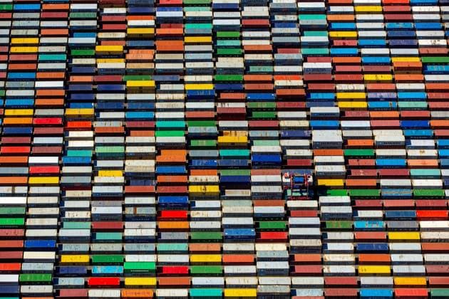 EU einigt sich mit Mercosur-Staaten auf Freihandelsabkommen Portalhubwagen, Containertransporter, Containerhafen Hamburg, CTA, Containerterminal Altenwerder, Hamburg-Altenwerder, Hamburger Hafen, Elbe, Hamburg, Freie und Hansestadt Hamburg, Hamburg, Deutschland !ACHTUNGxMINDESTHONORARx60xEURO!