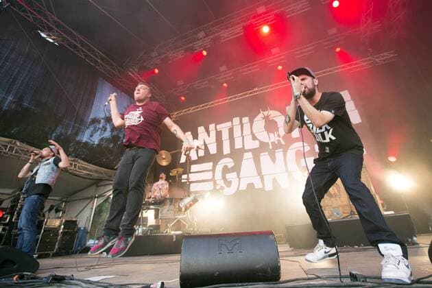 Antilopen Gang live auf dem MS Dockville Festival 2015 in Hamburg-Wilhelmsburg am Reiherstieg. Hamburg, 22.08.2015 Foto:xI.xSchifflerx xFuturexImage