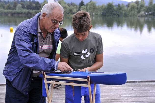 Modeling competition - Ljubljana, Slovenia 24.08.2015., Ljubljana, Slovenia - Modeling fans gathered at Kosesko lake for sailing competition.  BorutxZivulovic FAxBobo PIXSELL