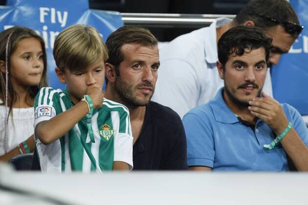 Rafael Van der Vaart with his son during Real Madrid V Real Betis at La Liga match at Santiago Bernabeu stadium in Madrid, Spain. August 29, 2015.  (20908396)