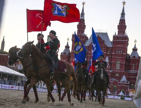 AKTUELLES ZEITGESCHEHEN MilitÃ¤rmusikfestival in Moskau: Vorbereitungen MOSCOW, RUSSIA. AUGUST 30, 2015. Servicemen of the Kremlin Regiment s Presidential Cavalry Escort Battalion perform in Moscow s Red Square as part of the preparations to the 2015 Spasskaya Tower International Military Music Festival. Sergei Bobylev TASS  TS00C03C