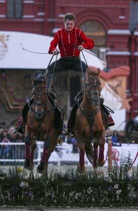 AKTUELLES ZEITGESCHEHEN MilitÃ¤rmusikfestival in Moskau: Vorbereitungen MOSCOW, RUSSIA. AUGUST 30, 2015. A serviceman of the Kremlin Regiment s Presidential Cavalry Escort Battalion performs in Moscow s Red Square as part of the preparations to the 2015 Spasskaya Tower International Military Music Festival. Sergei Bobylev TASS  TS00C044