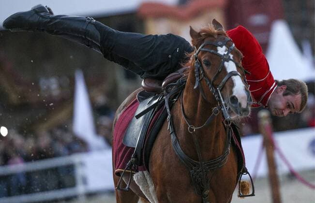 AKTUELLES ZEITGESCHEHEN MilitÃ¤rmusikfestival in Moskau: Vorbereitungen MOSCOW, RUSSIA. AUGUST 30, 2015. A serviceman of the Kremlin Regiment s Presidential Cavalry Escort Battalion performs in Moscow s Red Square as part of the preparations to the 2015 Spasskaya Tower International Military Music Festival. Sergei Bobylev TASS  TS00C046