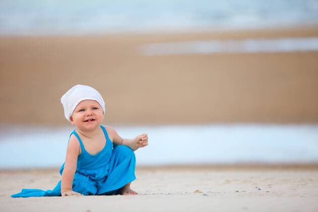 Baby am Strand Baby at the beach BLWS238343