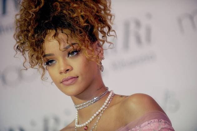 ENTERTAINMENT CELEBRITIES Rihanna präsentiert Parfum in New York Singer Rihanna arrives for the RiRi by Rihanna fragrance unveiling at Macy s Downtown Brooklyn in New York City on August 31, 2015.  NYP20150831905 DENNISxVANxTINE