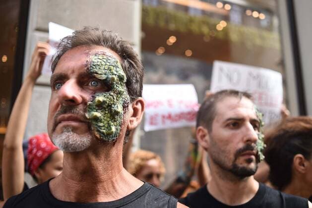 AKTUELLES ZEITGESCHEHEN Fashion Week Mailand - Protest von Tierschützern Milan, Animal rights activists protest against the usage of animal skin during next Fashion Week 