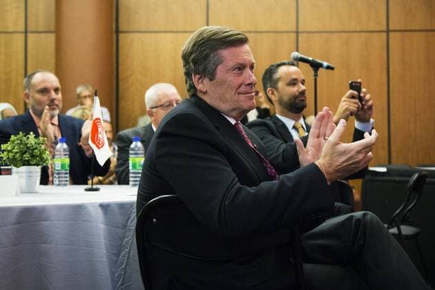 Sept. 1, 2015 - Toronto, ON, Canada - Toronto, Canada - September, 1 2015 - Mayor John Tory claps after the United Way announced its goal of raising $100 million for the charity s first-ever region-wide fundraising campaign. Toronto Canada  - ZUMAt14_