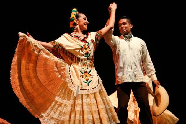 JANUARY RJ DE JANEIRO - 02 09 2015: FOLKLORE BALLET OF MEXICO - For the first time in Brazil, the Mexican Folkloric Ballet of the University Veracruzana perform at Teatro Carlos Gomes, with a free show to give the locals the 450th anniversary of the City Rio de Janeiro.  Andr?xHorta