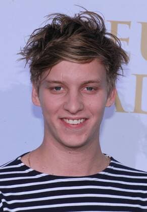 George Ezra, Deutscher Radiopreis Zum sechsten Mal wurde heute der Deutsche Radiopreis verliehen. In der Show am Abend im Hamburger Hafen Schuppen 52, Australiastraße 52 B, traten Stars wie die Band a-ha sowie die Sänger Olly Murs, George Ezra, Kwabs, Rea Garvey und Sarah Connor auf. In elf Kategorien gingen insgesamt 33 Nominierte ins Rennen. Hamburg 03 0 2015