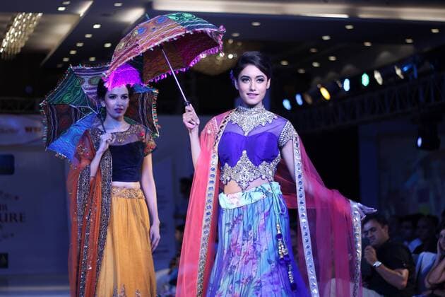 Sept. 4, 2015 - Jaipur, Rajasthan, India - An Indian Models display the collection on ramp during the Jaipur Couture Fashion Show 2015 in Jaipur , 4 Sept,2015.(Photo By Jaipur India  - ZUMAn230