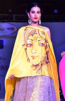 Sept. 4, 2015 - Jaipur, Rajasthan, India - An Indian Models display the collection on ramp during the Jaipur Couture Fashion Show 2015 in Jaipur , 4 Sept,2015.(Photo By Jaipur India  - ZUMAn230