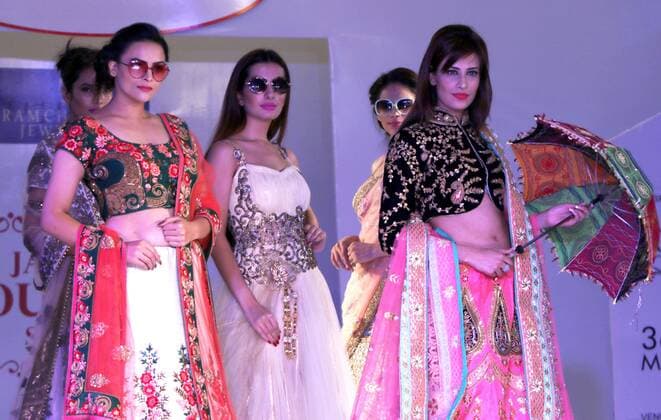 Sept. 4, 2015 - Jaipur, Rajasthan, India - An Indian Models display the collection on ramp during the Jaipur Couture Fashion Show 2015 in Jaipur , 4 Sept,2015.(Photo By Jaipur India  - ZUMAn230