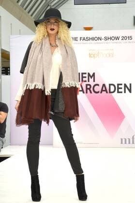 Chiara Kiki bei der Fashion Show mit den Kandidatinnen der 10. Staffel von Germany s Next Topmodel in den Riem Arcaden. München, 05.09.2015 Foto:xP.xSchönbergerx xFuturexImage