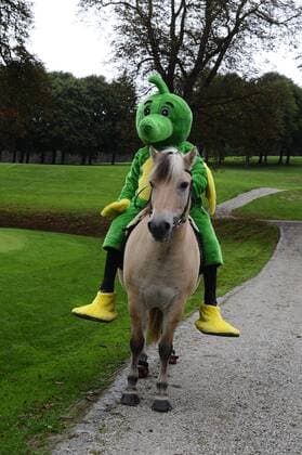 Feature Tabaluga auf Pferd 21. Tabaluga Golf Cup 2015 Benefiz, Charity Golf Golfclub Golfclub Tutzing b. München 05.September 2015