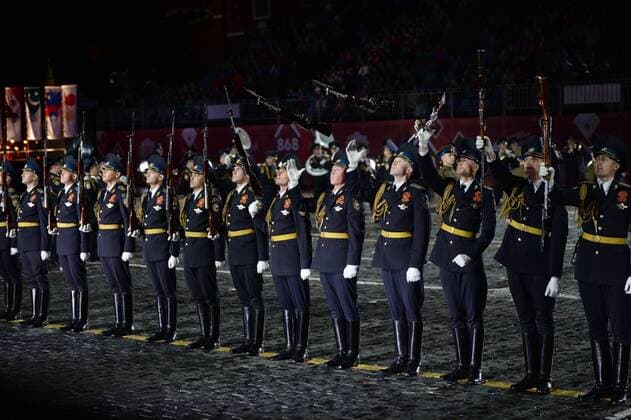 (150907) -- MOSCOW, Sept. 7, 2015 -- Russia s squadron of the special guards of the presidential regiment, the Moscow Kremlin governor s service of the federal guard service, perform during the Spasskaya Tower International Military Music Festival in Moscow, Russia, on Sept. 7, 2015. Combined orchestra of all participants perform during the 8th International Military Music Festival Spasskaya Tower held here on Monday. ) RUSSIA-MOSCOW-MILITARY-BAND-FESTIVAL PavelxBednyakov 