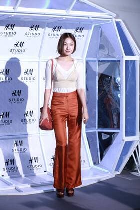 Ye-won Kang and T-ARA Hyo Min attends the H&M FW fashion show red carpet in Seoul, South Korea on 09th September, 2015.(China and South Korea Out)  2015091000204