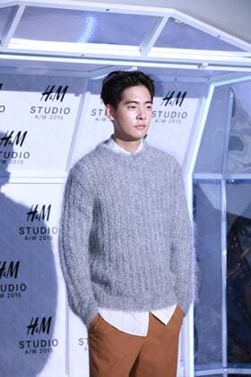Ye-won Kang and T-ARA Hyo Min attends the H&M FW fashion show red carpet in Seoul, South Korea on 09th September, 2015.(China and South Korea Out)  2015091000210