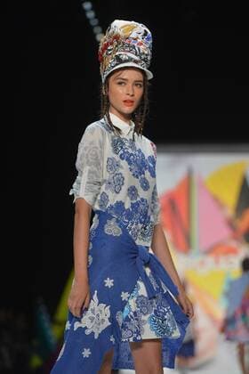 A model walks on the runway at the Desigual Fashion Show at IMG New York Fashion Week: The Shows Spring Summer 2016 Collections in New York City on September 10, 2015.  NYP20150910101 ANDREAxHANKS