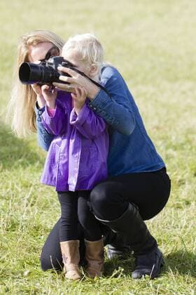 . 12 09 2015. Minchinhampton, United Kingdom. Whatley Manor International Horse Trials. Gatcombe Park. Autumn Phillips with her daughters Isla. take pictures using a 35mm digital camera.  xi-Imagesx IIM-11002-0006