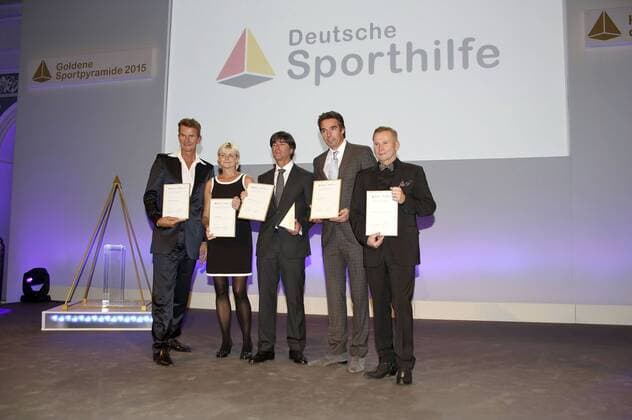 Dr. Michael Groß, Anja Fichtel, Joachim Jogi Löw, Michael Stich und Dr. Hans-Georg Aschenbach bei der Verleihung der Goldenen Sportpyramide 2015 in der Handelskammer. Hamburg, 12.09.2015 Foto:xgbrcix xFuturexImage