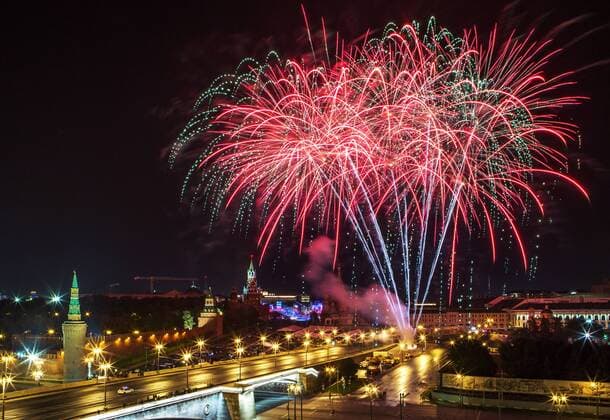 MOSCOW, RUSSIA. SEPTEMBER 13, 2015. Fireworks go off over Moscow s Red Square during the closing ceremony for the 2015 Spasskaya Tower International Military Music Festival. Marina Lystseva TASS  TS00DA43