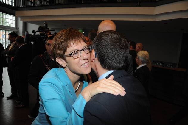 Jubiläum 60 Jahre CDU-Saar in der Aula der Uni Saarbrücken am Sonntag (13.9.2015). Im Bild (v.l.): Saarlands Ministerpräsidentin Annegret Kramp-Karrenbauer mit Roland Theis (MdL, CDU).