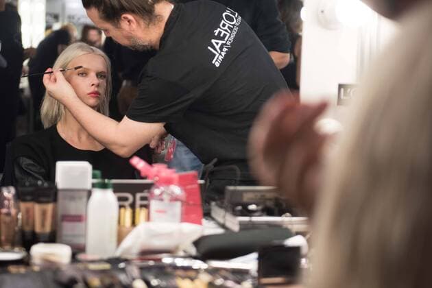 ENTERTAINMENT MODE Fashion Week Madrid - Models werden Backstage gestylt Backstage del desfile de Agatha Ruiz de la Prada en la Mercedes Benz Fashion Week 2015 de Madrid. 588 cordon press Agatha Ruiz de la Prada s backstage in Mercedes Benz Fashion Week 2015 in Madrid. 