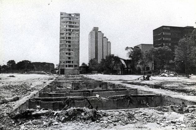 Mexico - D.F. Das Erdbeben von 1985 beschädigte das Hochhaus Nuevo Leon in Nonoalco Tlatelolco so sehr, dass es abgerissen werden musste. Foto: Archivo Agencia EL UNIVERSAL RML Mexico  - ZUMAu78